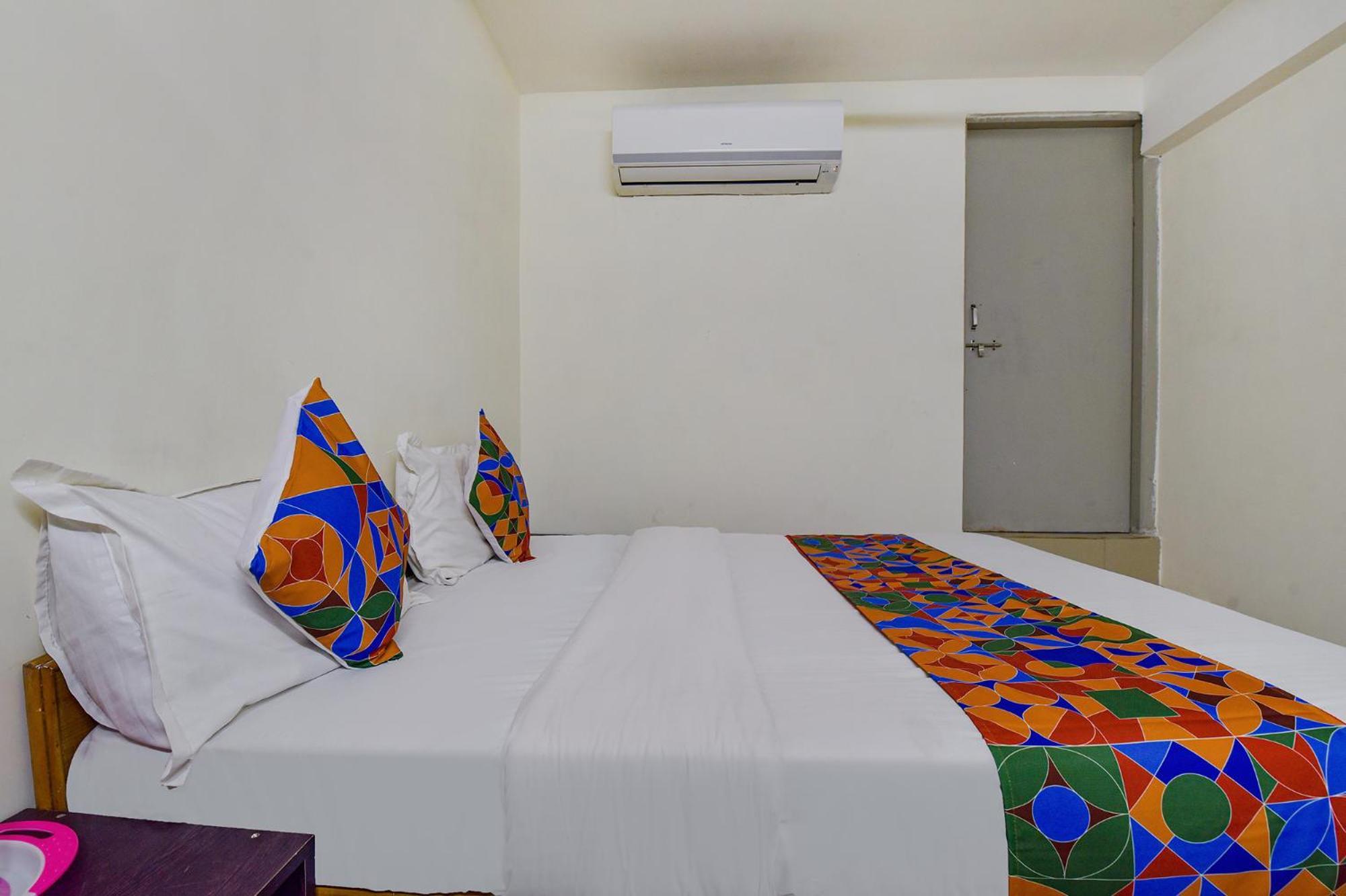 Hotel O Himalaya Inn Ahmedabad Extérieur photo