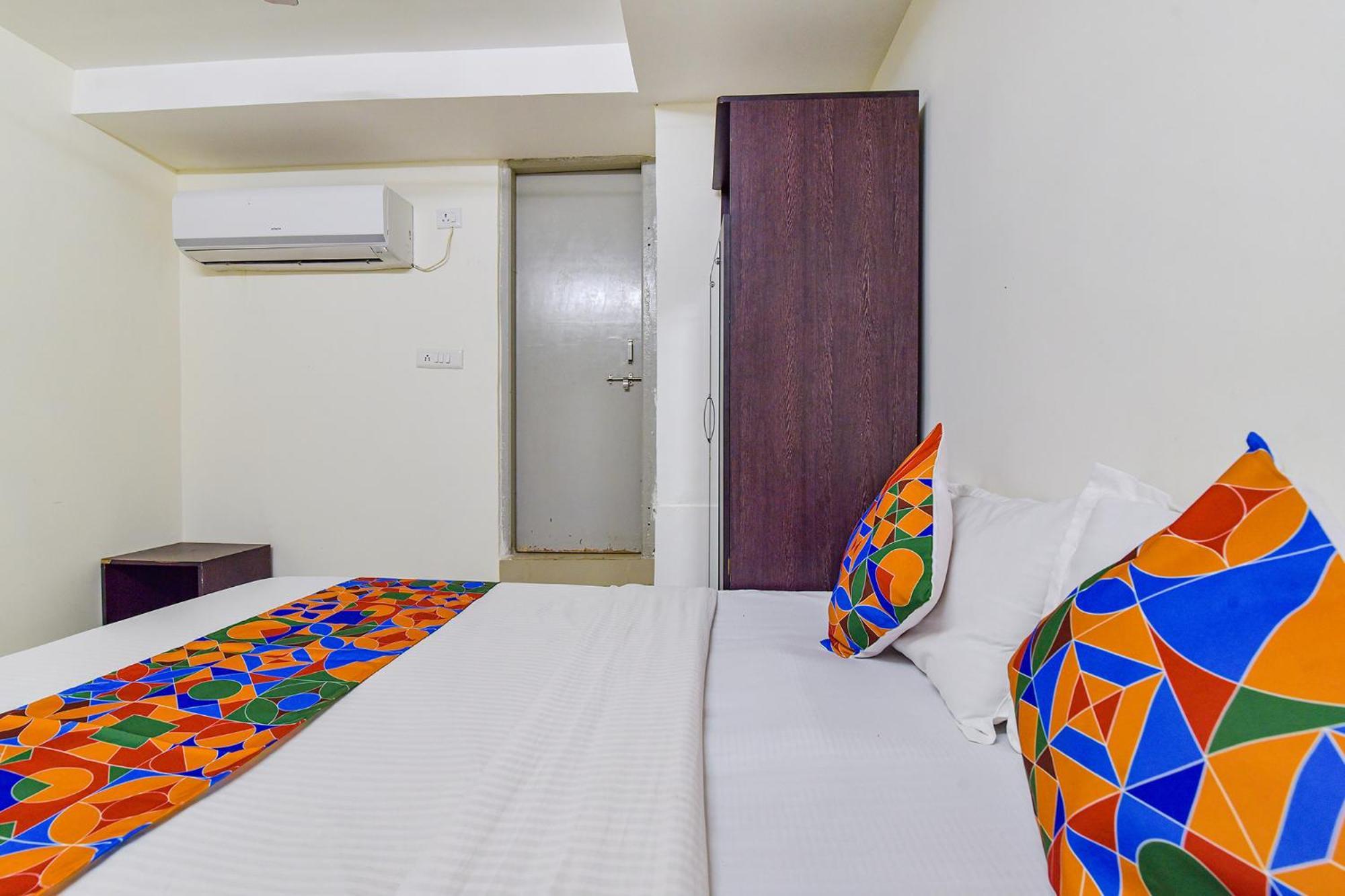 Hotel O Himalaya Inn Ahmedabad Extérieur photo