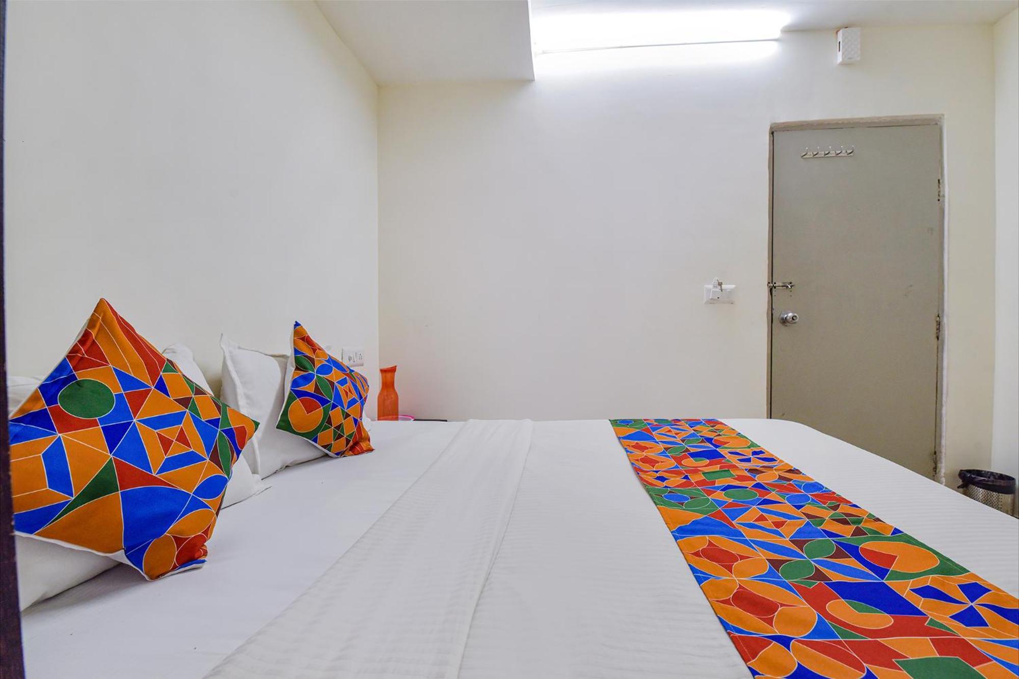 Hotel O Himalaya Inn Ahmedabad Extérieur photo
