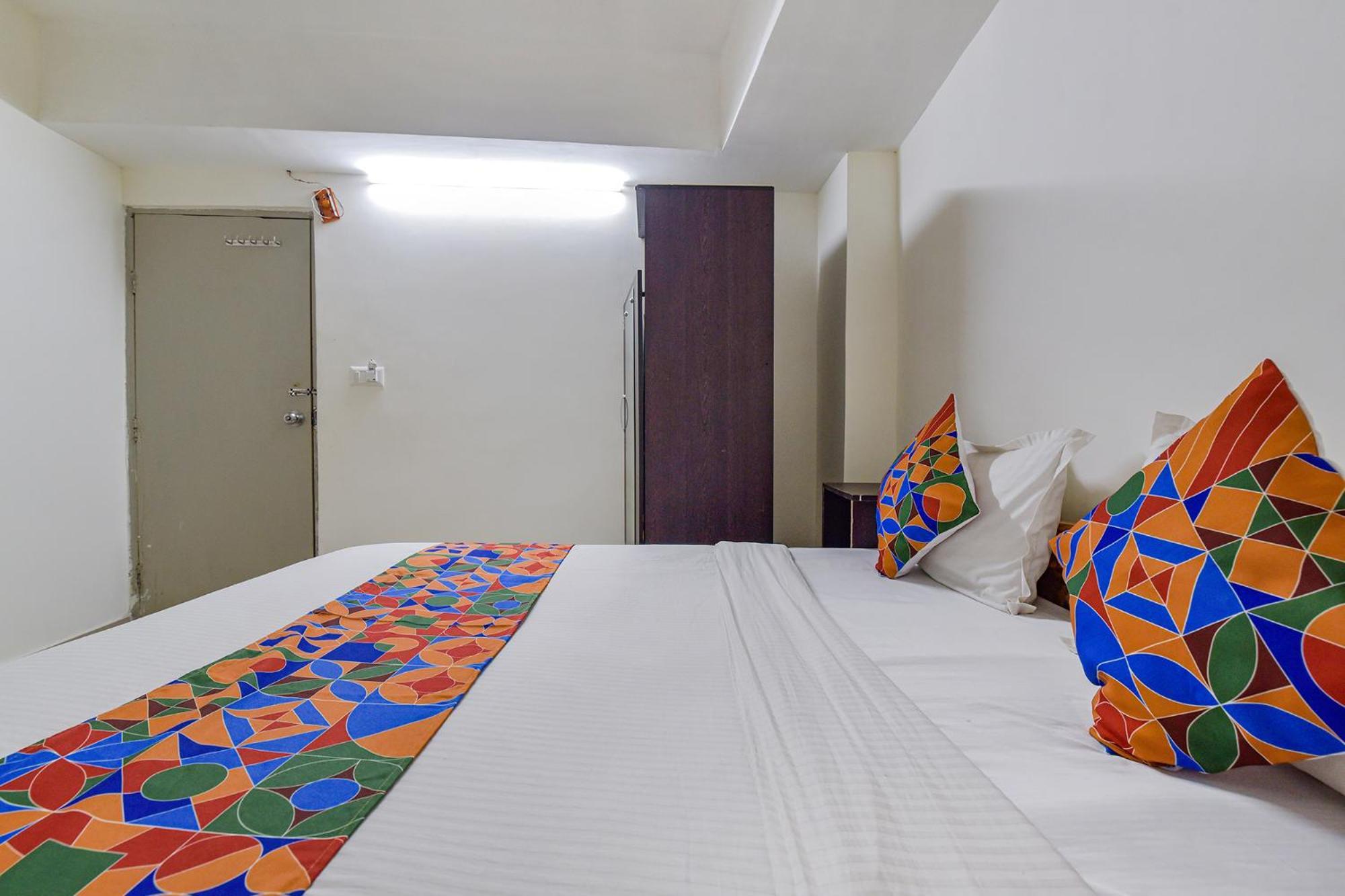 Hotel O Himalaya Inn Ahmedabad Extérieur photo