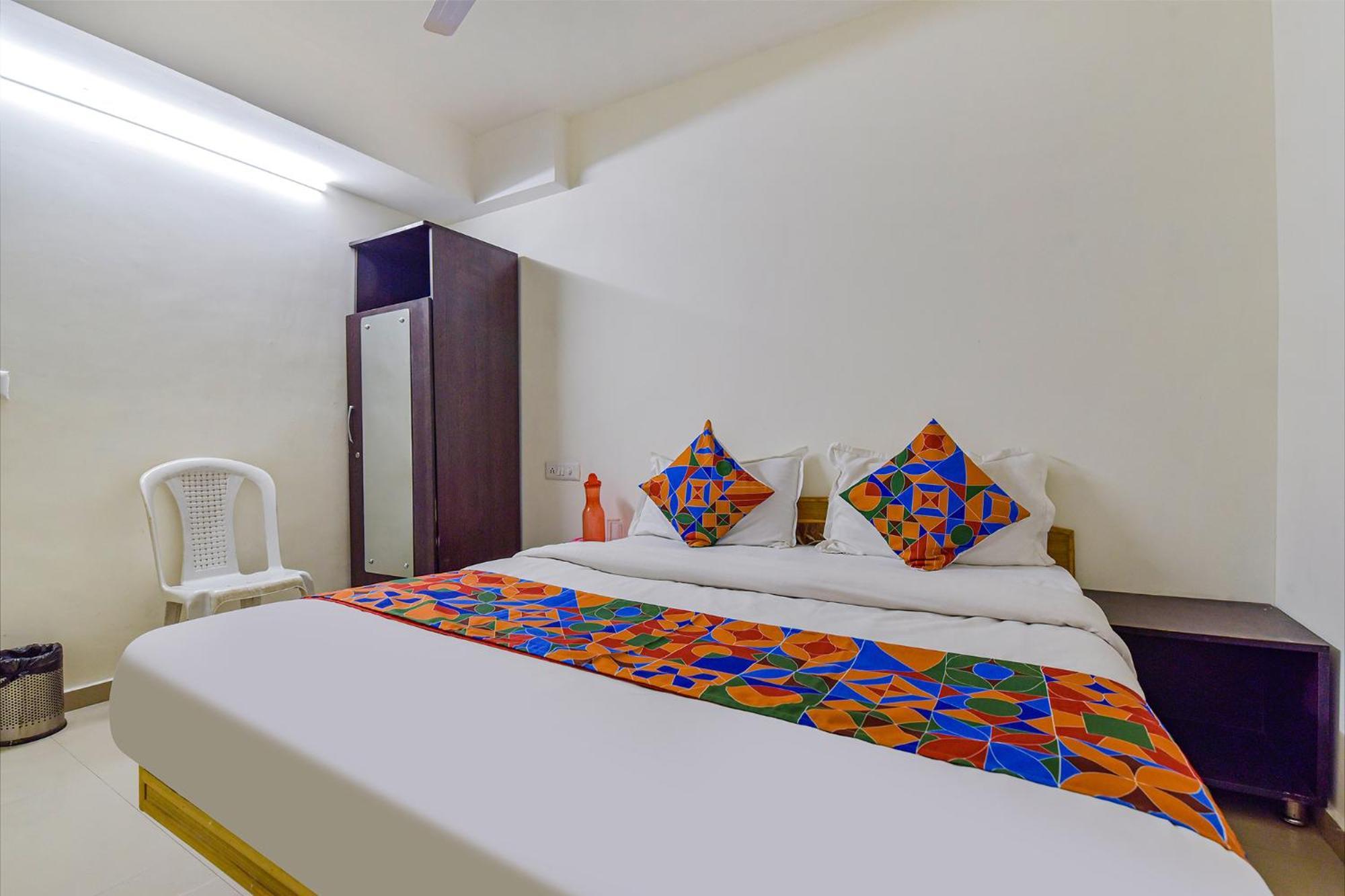 Hotel O Himalaya Inn Ahmedabad Extérieur photo