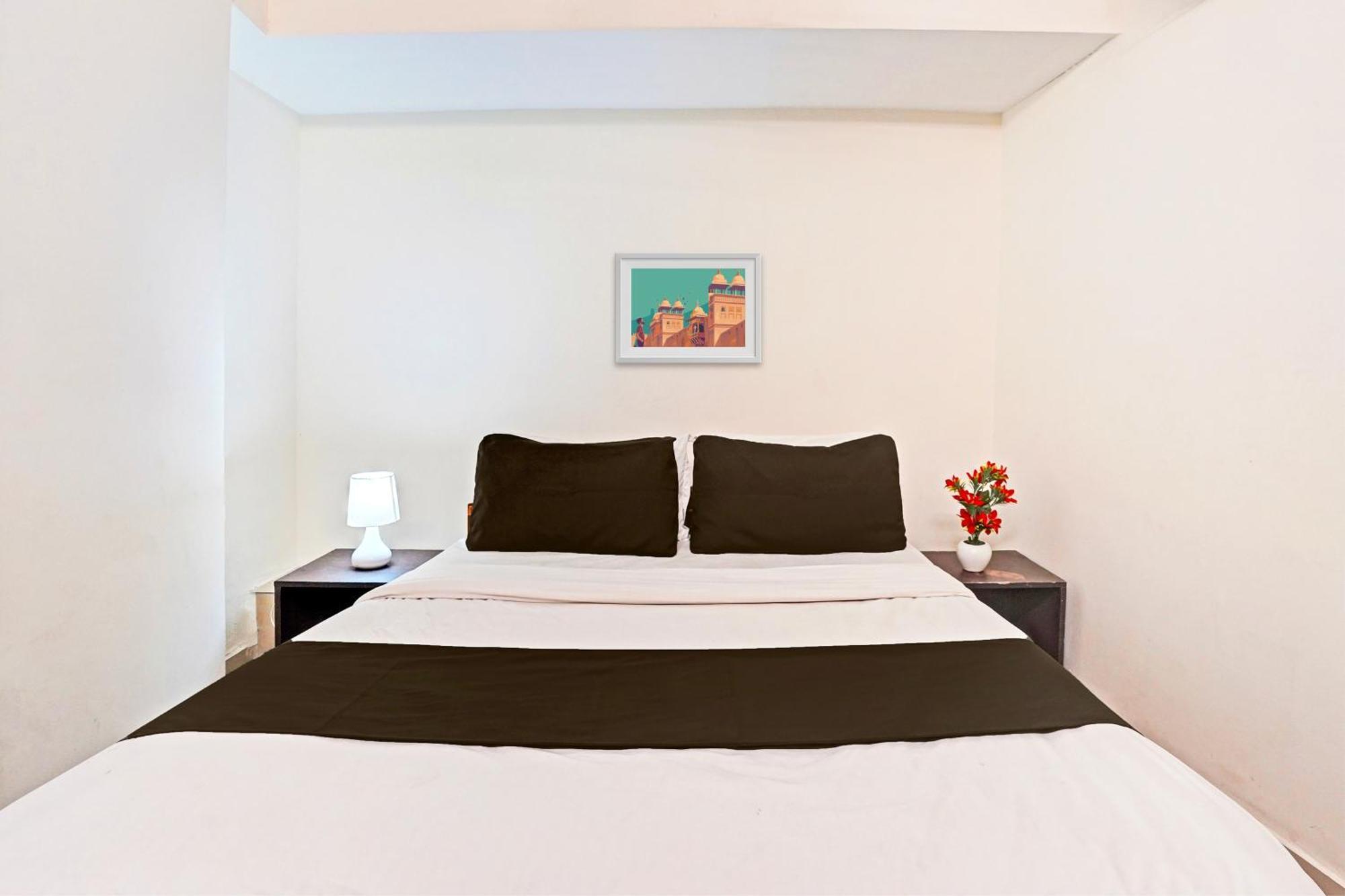 Hotel O Himalaya Inn Ahmedabad Extérieur photo