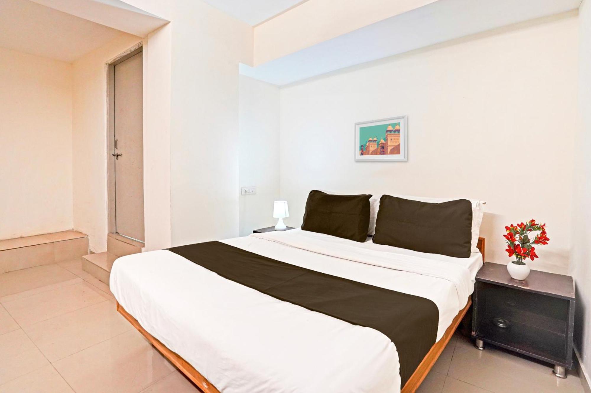 Hotel O Himalaya Inn Ahmedabad Extérieur photo