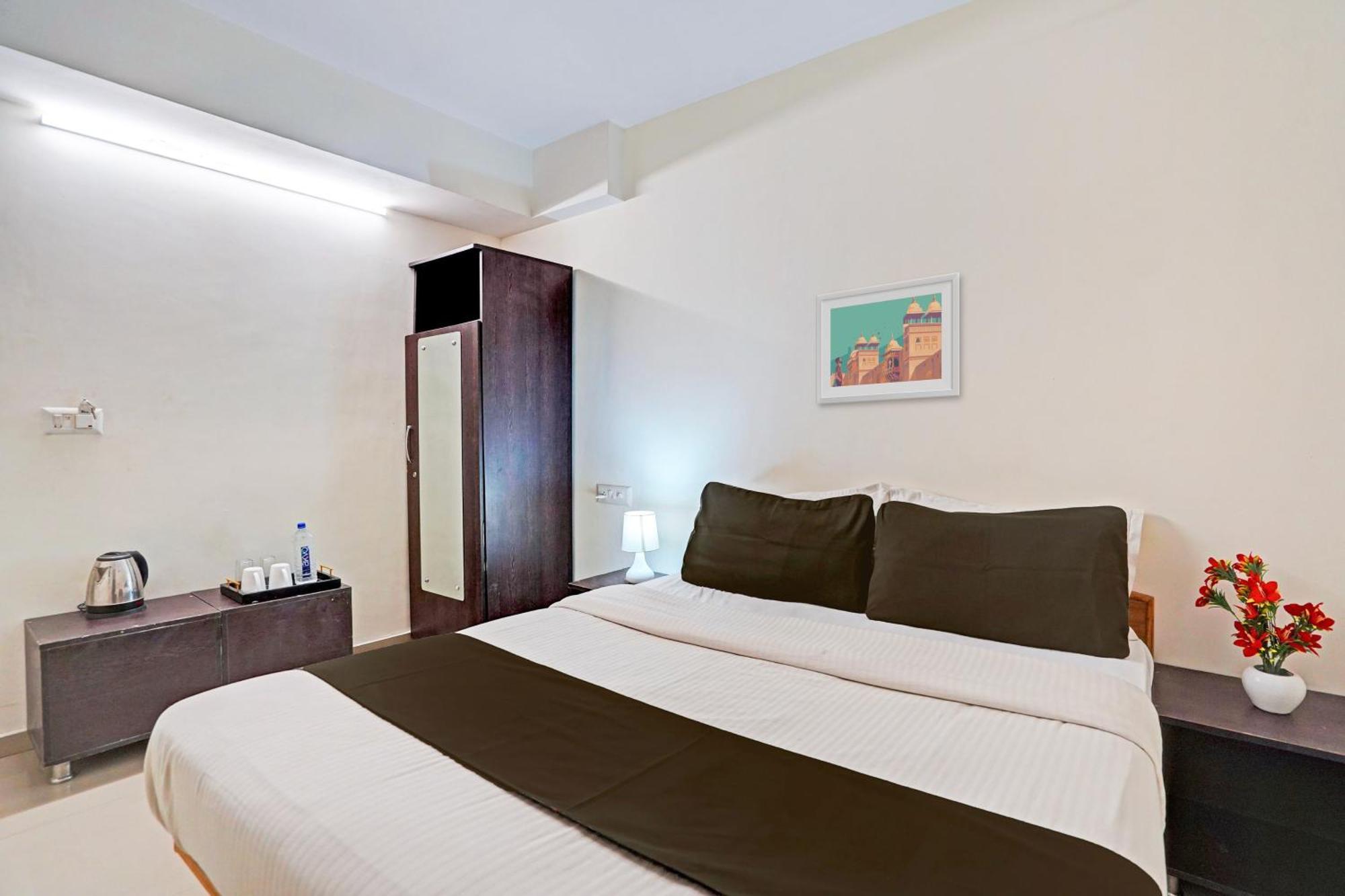 Hotel O Himalaya Inn Ahmedabad Extérieur photo