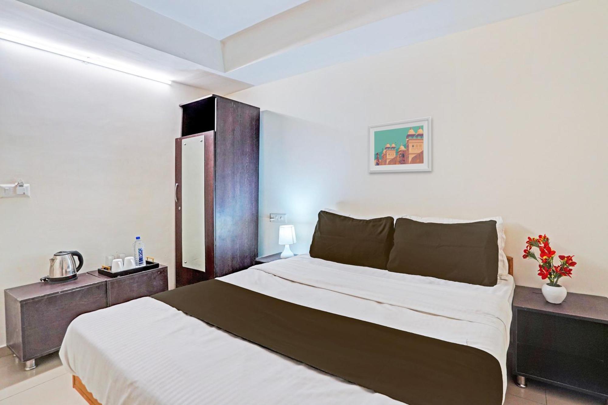 Hotel O Himalaya Inn Ahmedabad Extérieur photo