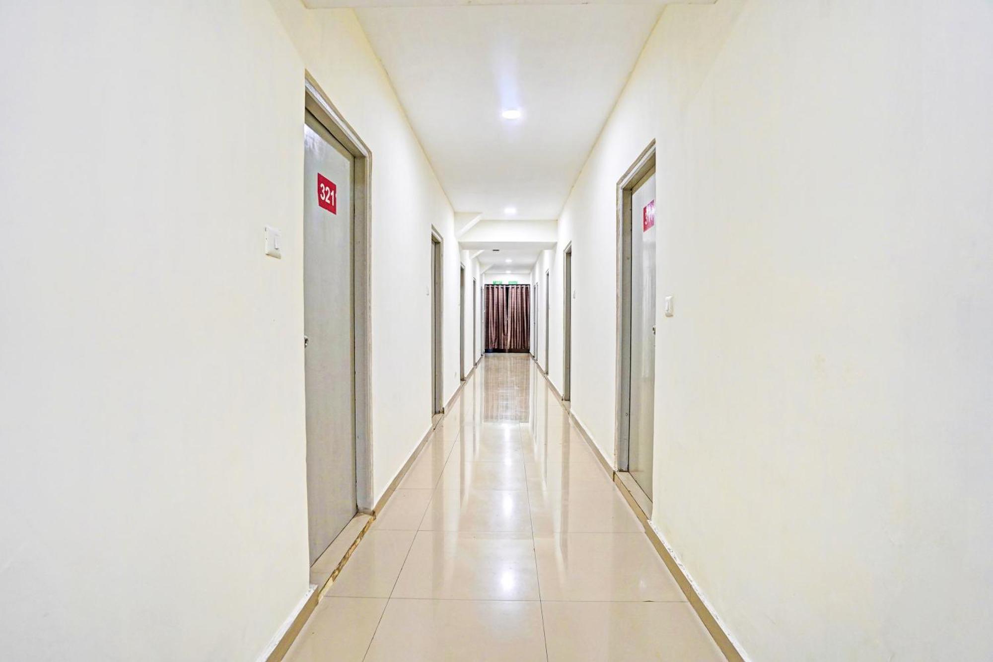 Hotel O Himalaya Inn Ahmedabad Extérieur photo